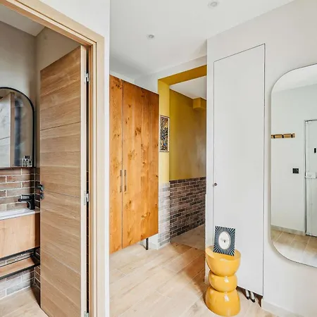 2bdr - 6p Le Marais Apartment *