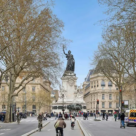 2bdr - 6p Le Marais Apartment *